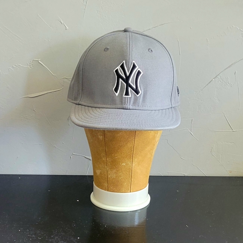 New Era Gray Fitted Cap 7 1/2